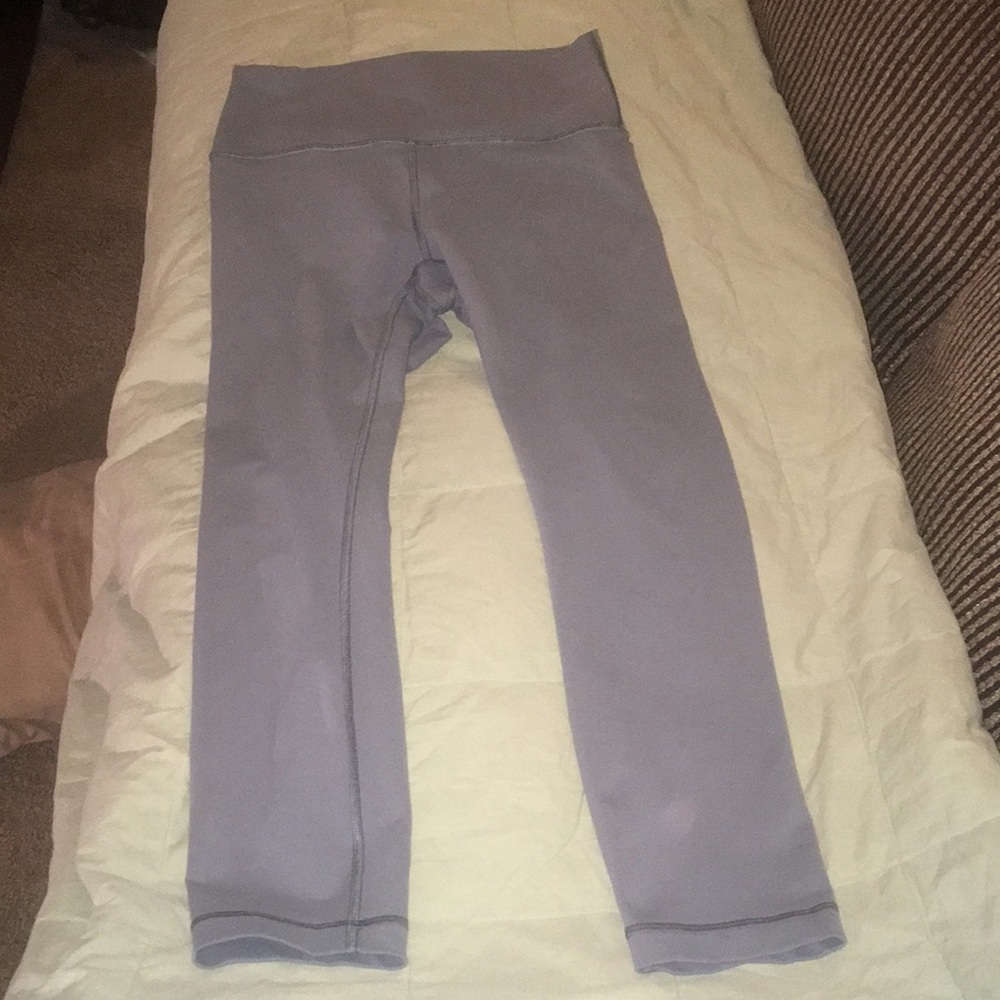 Open to reasonable offers! Lulu slate color, sz 8